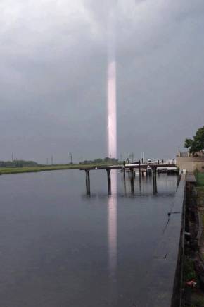 beam-with-lightning-in-it-dec-9-2013
